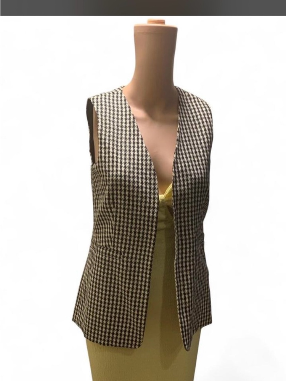 Sleeveless Houndstooth Vest - Black & White